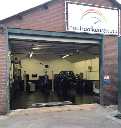 Neutraalkeuren garage