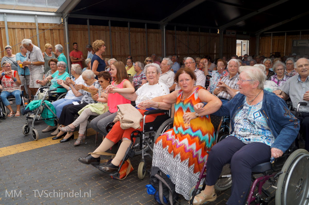 ouderen in het zonnetje 059