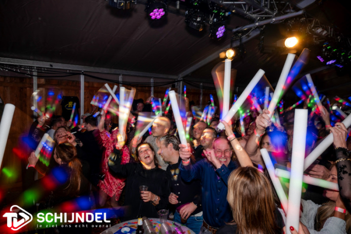 Feestcafé De Sok viert op legendarische wijze 10-jarig jubileum (fotoboeken)