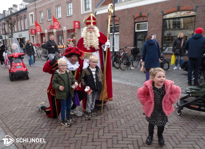 Sinterklaas en Pieten in centrum (video/fotoboek)