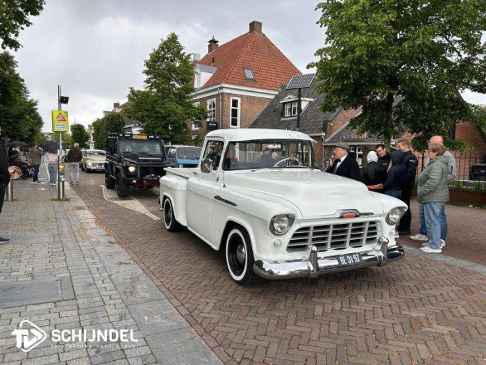Hemelvaartrit dwars door centrum Schijndel (video)