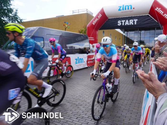 Schijndel start en finish vierde etappe ZLM Tour (fotoboek)
