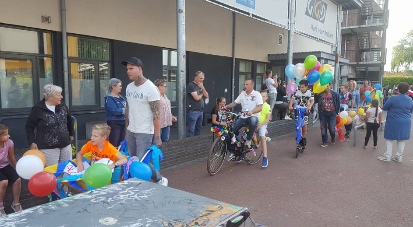 Spiksplinternieuw Sfeervol afscheid groep 8 Vossenberg YI-23