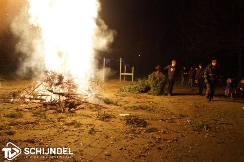 kerstboomverbranding5