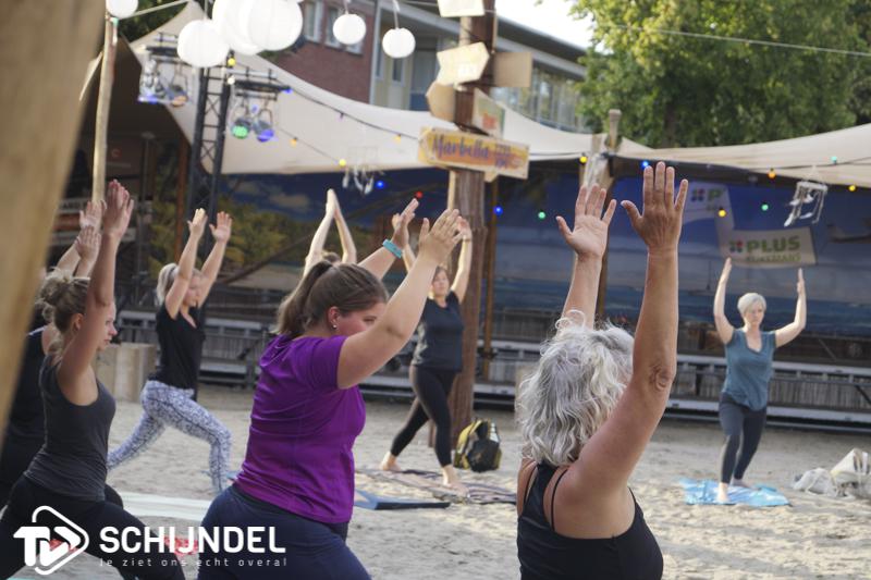 Beachyoga2