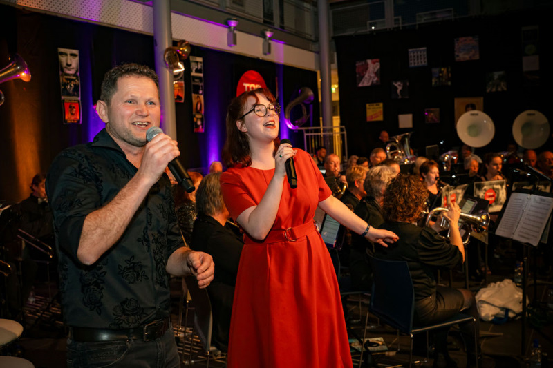 drumfanfaretopcafe20003