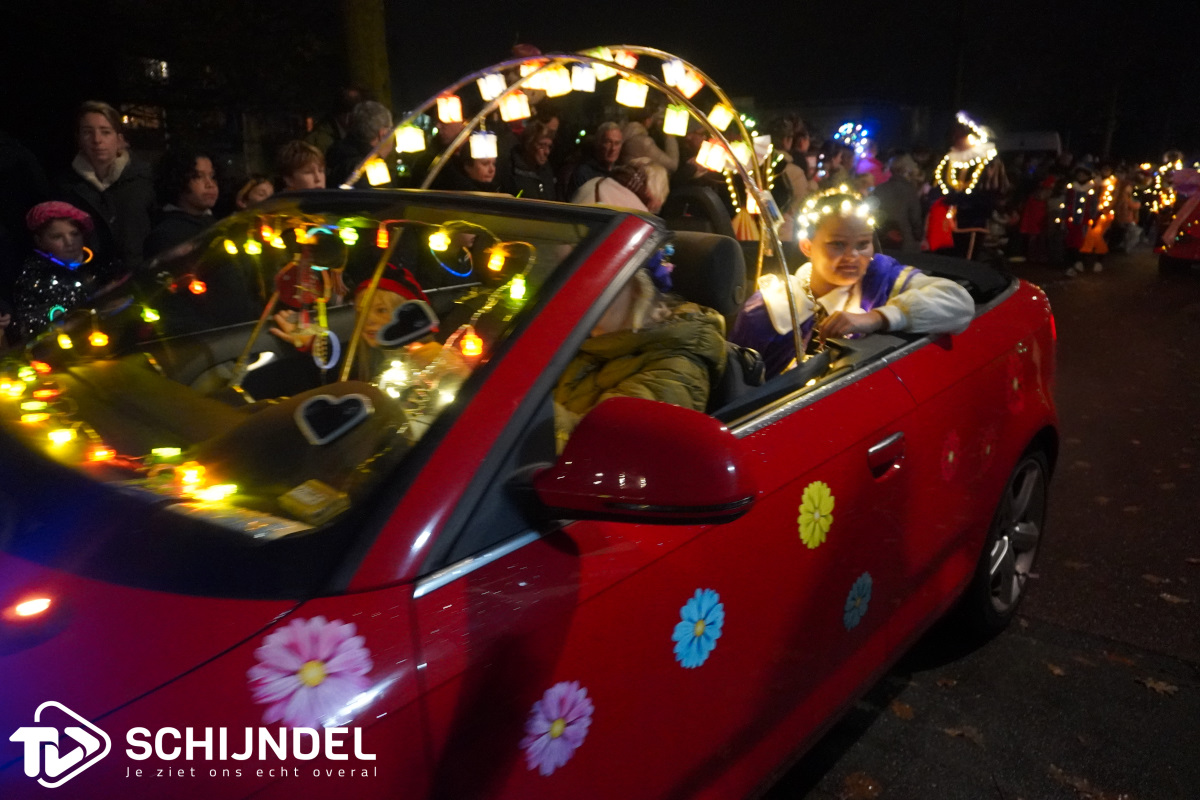 lichtjesintochtsinterklaas1