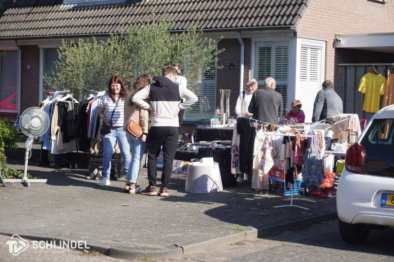 garagesale2